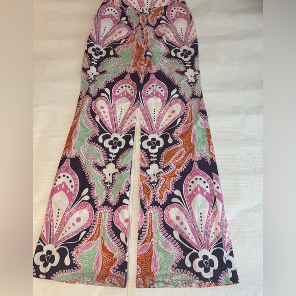 Zara Vibrant Purple and Pink Wide Leg Pants
Linen blend size small - Picture 2 of 6